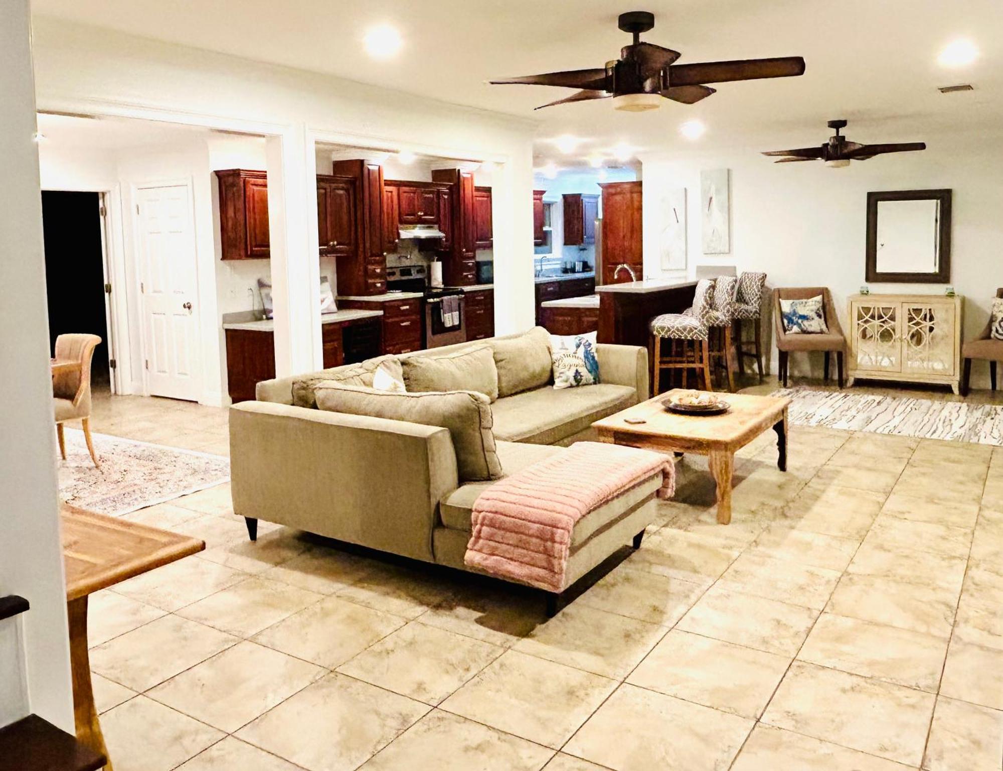4/3 Home Centrally Located, Beach, Casino, Airport, Dining, Golfing, Shopping, Entertainment Gulfport Esterno foto